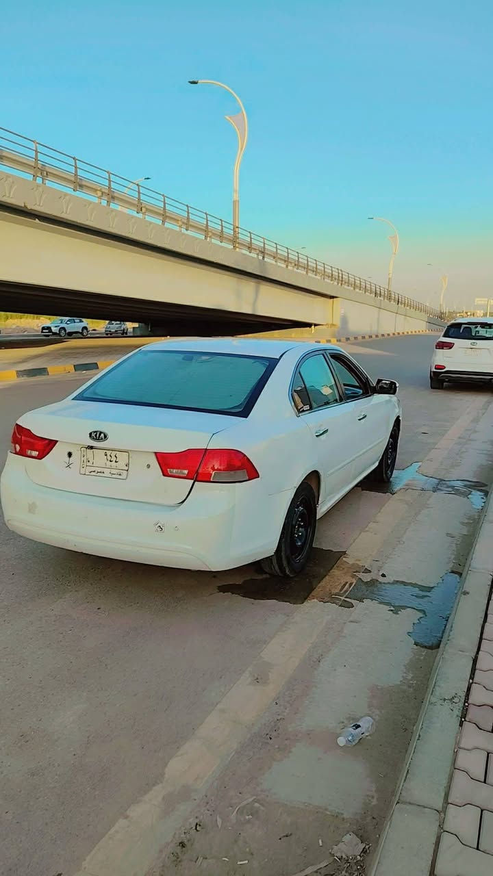 سلام عليكم اوبتما 2010 خليجي فول مواصفات واحد ع واحد رقم مميز محرك كير حداديه تخم تاير مكفولات سياره بيه   ضربه بجم و مصلحه مال جني السعر 87وبيها مجال مكان سياره ديوانيه اتصل على   ***********
