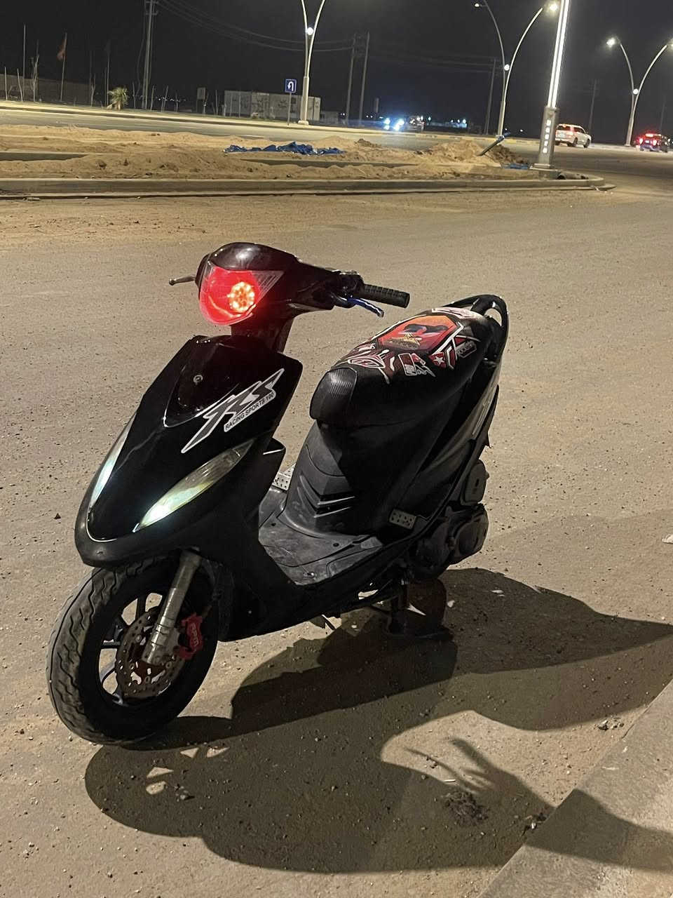 سلام عليكم ماكس عدله للبيع مكينه مفتوحه مبدل ولف بس خرسه ورزنه وكهربائيات سلف سكن اشاير كلشي شغال السعر 650 مكاني تنومه رقمي ***********
