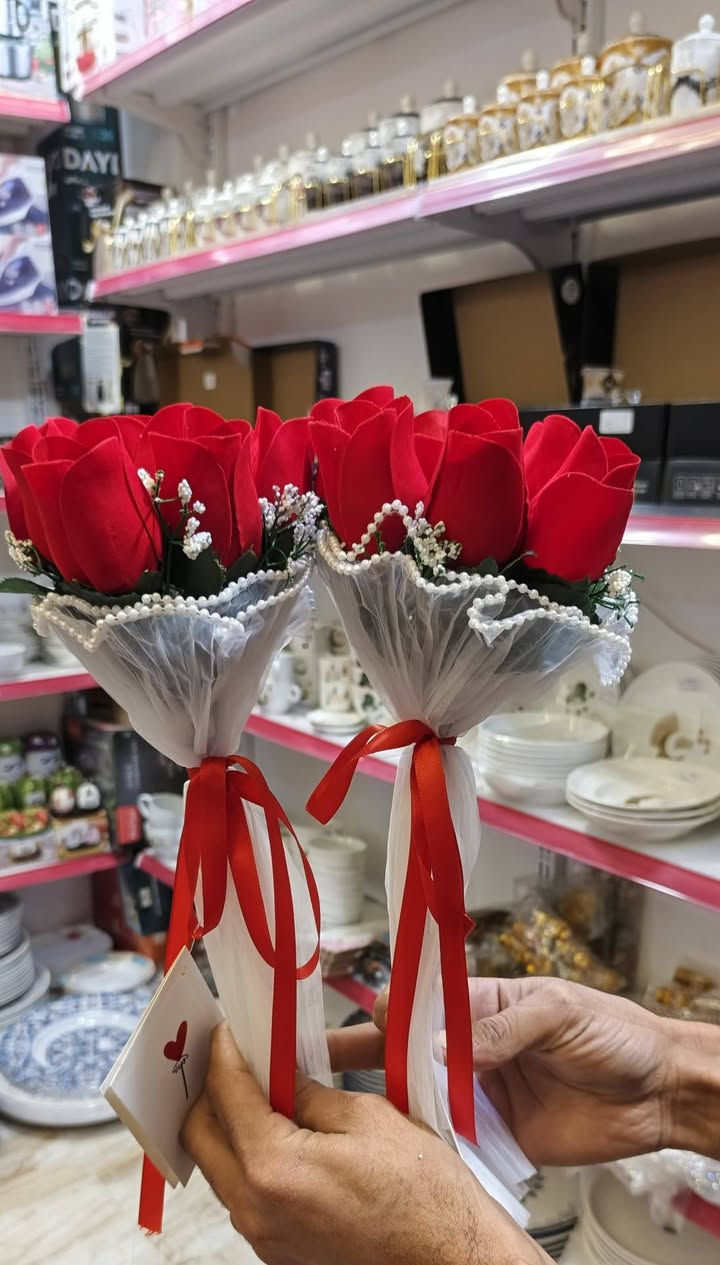 ورد معطر مصنوع من القديفة ✨
جمال يدوم، ورائحة ناعمة تملأ المكان… خيار أنيق للبيت
والهدايا 💐
للطلب والاستفسار التواصل على الرقم التالي
نور التوكل للمنزلية ***********
