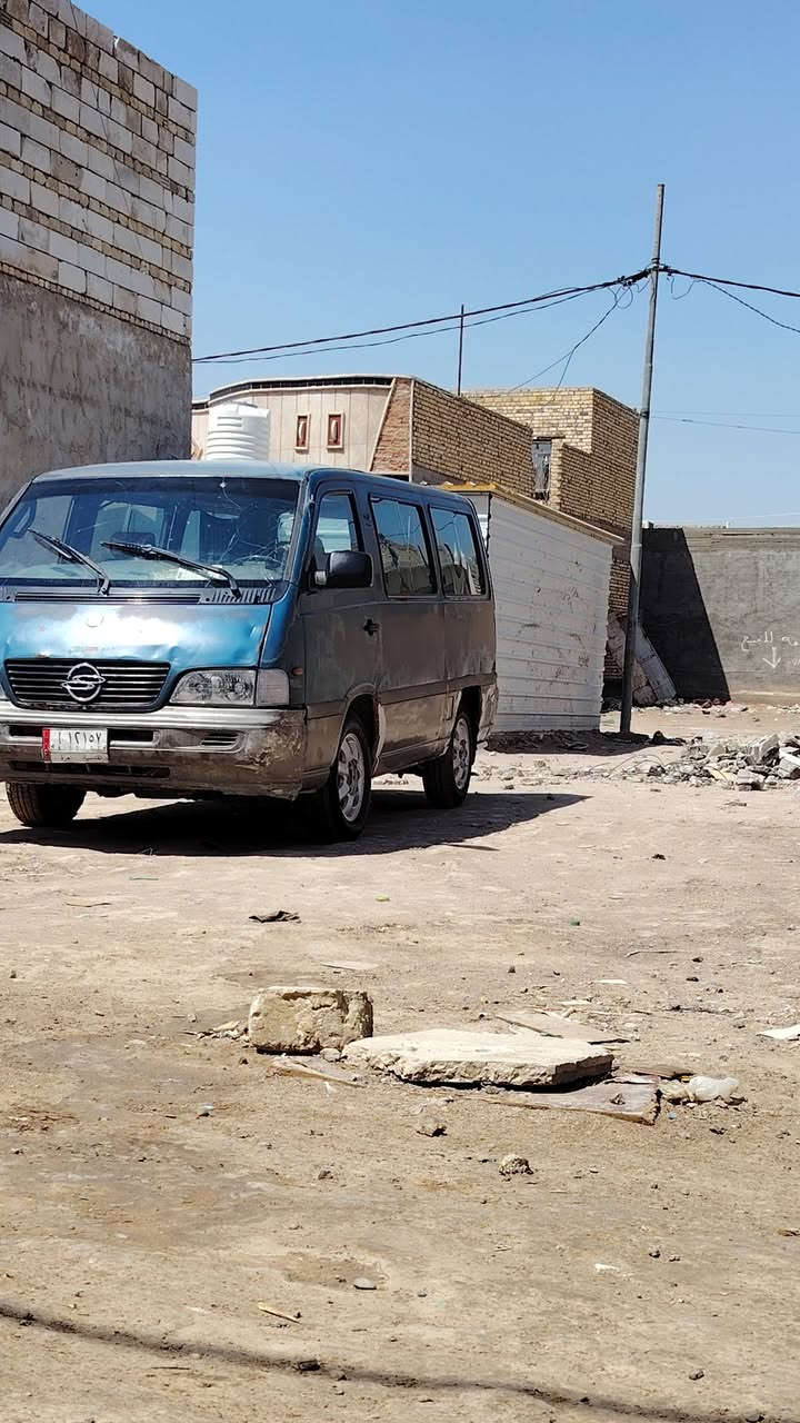 السلام عليكم سياره استانه سياره نظيفه احله من الصوره جاي نمسح ونعيد النشر بسبب الوعود عيني سياره نضيفه شوفت عينك كشر البلادي تخم تاير من جسوره مشتغلن بيدي محرك صارله 5خمسات أشهر السعر 55اوبيه مجال لشراي  عنوان حله قضاء القاسم للاستفسار اتصال على هاذ الرقم***********
