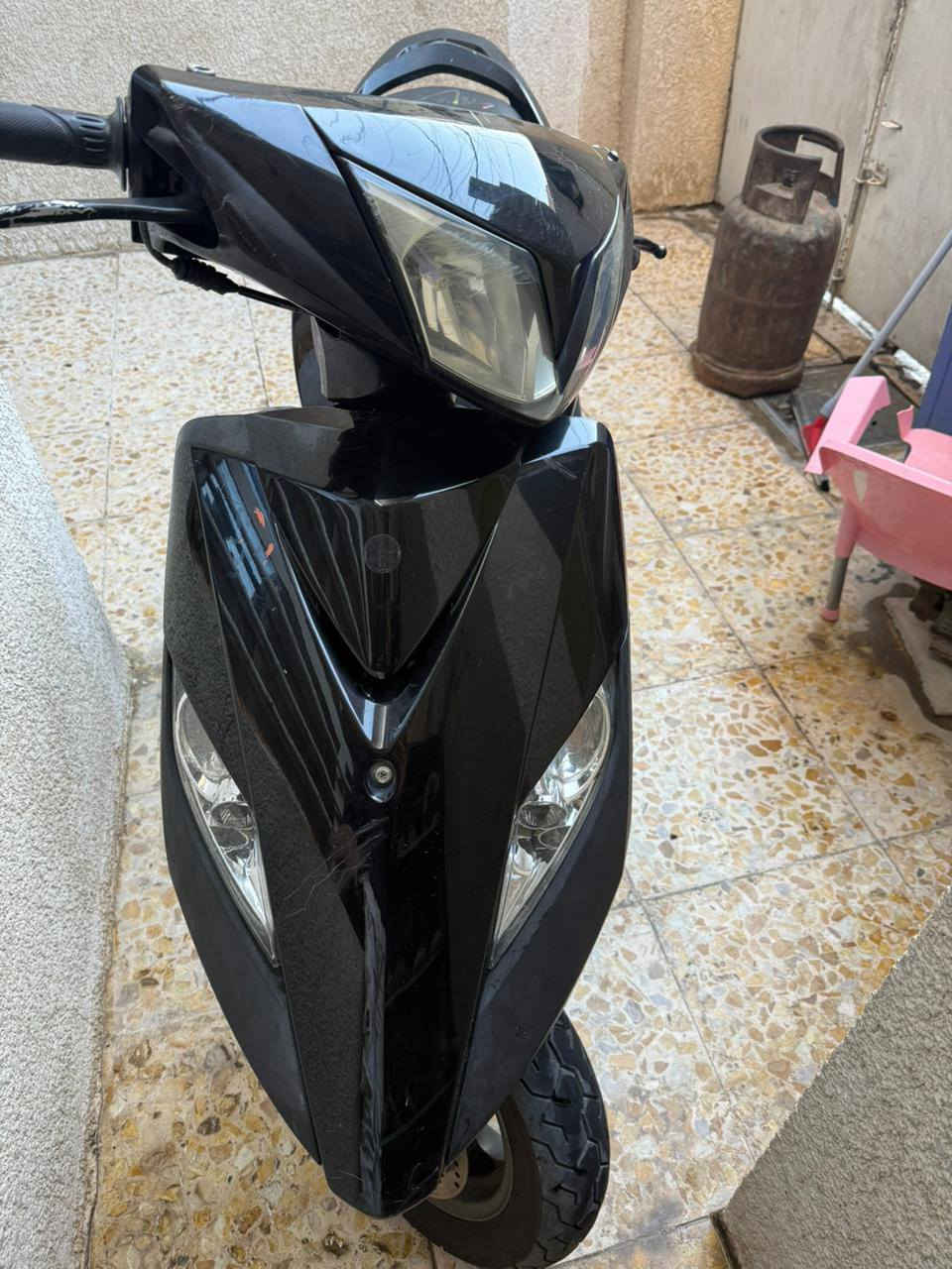 السلام عليكم دراجة ثعلب واحد على واحد مثل متشوف كدام عينك نضافه فول مكينه ممفتوحه مال رنبه الدراجه جديده رنبه صار يومين ماخذها  سعرها واحد و50 بيها مجال بسيط مكاني الكرخ جيب الف فيتر وتعال اخذها مو شراي لاتعبني ***********
