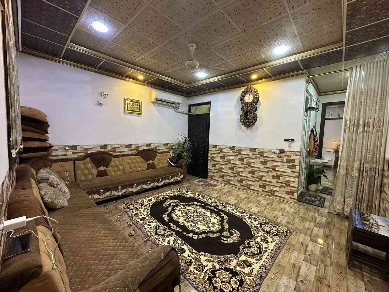 دار للبيع 100 متر طابق ونص يحتوي على غرفتين نوم طابو ملك صرف في القادسية الثانيه قرب حلويات الشام 
السعر : 98 مليون وبي مجال 
( بي مجال ومعامله مباشر ويا صاحبه ) 
***********
