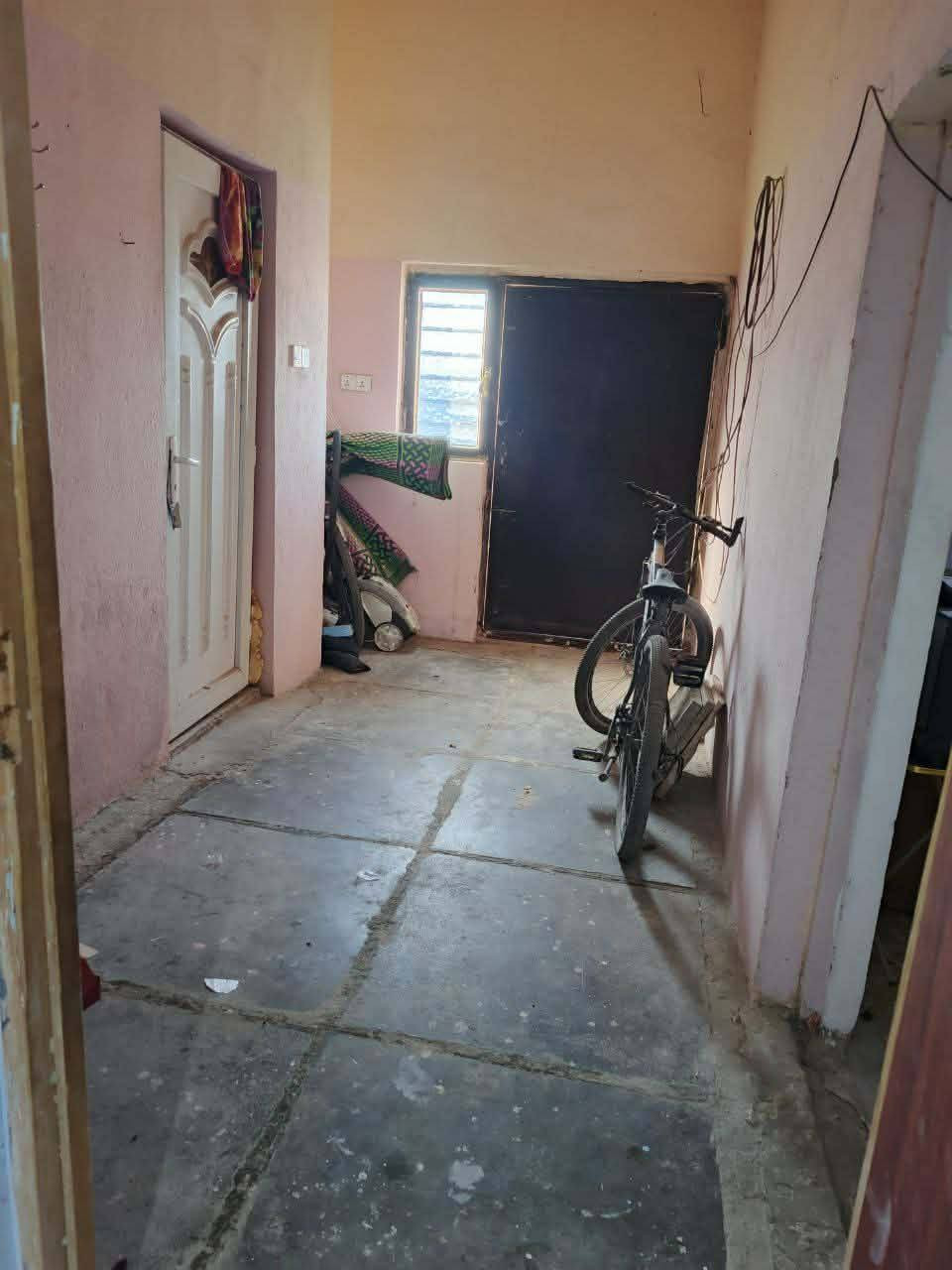 السلام عليكم بيت للبيع شارع ابو علي قرب بيت ابو علي الدلال
خدمات كامله تعال وكعد ماء مجاري كهرباء بس تبليط هاي ليام تكمل ***********واتساب تعال وتدلل معروض 90 وبي مجال 150متر قاطين لاول بلوك وقاط الثاني فرمستون دلايه ابو فهد المياحي
