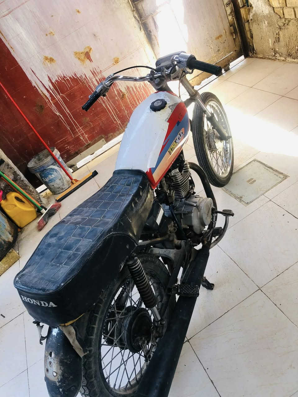 اربعه كير كلك طفت بيها بل شارع كوم حديد لاتجي وتكلي شبيها مابيها  محركه لاطش
مكفوله سرقه تاخذه من باب البيت 125


**إذا كنت صاحب هذا الإعلان وتريد حذفه لأي سبب، رجاءا أرسل رسالة إلى الدعم الفني**