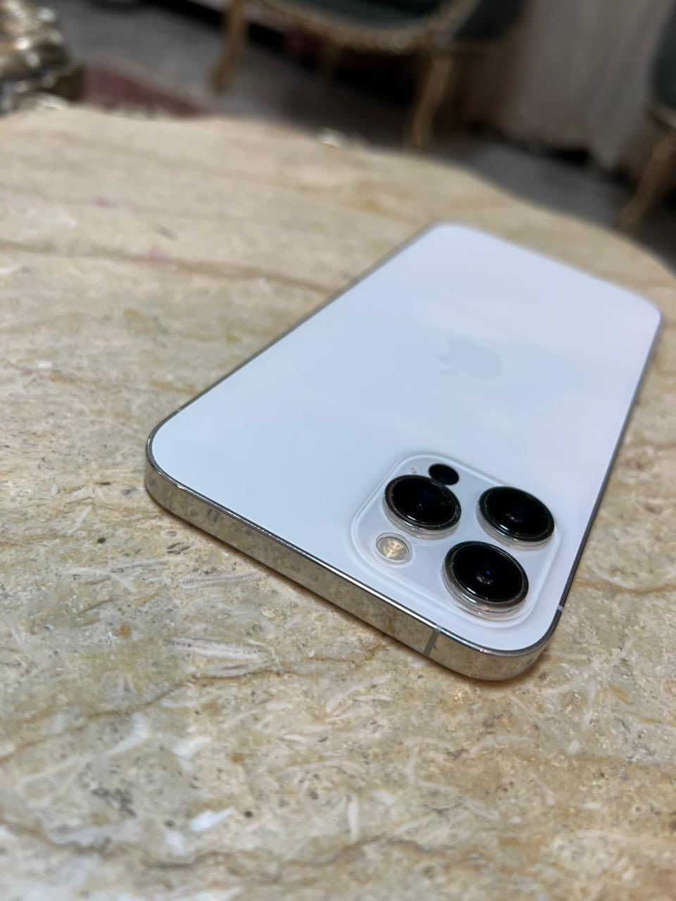 سعره : 290 الف قفله قفله قفله وسعره ابلاش💥
12 برو ماكس مبدل شاشه فقط ولفيس ايدي شغال💥
ذاكره 256 نموذج M 
لبطاريه 93 
لباقي كله مكفول ما عدا الشاشه مغيره 
مكاني بغداد العطيفيه / الشالجية
***********
