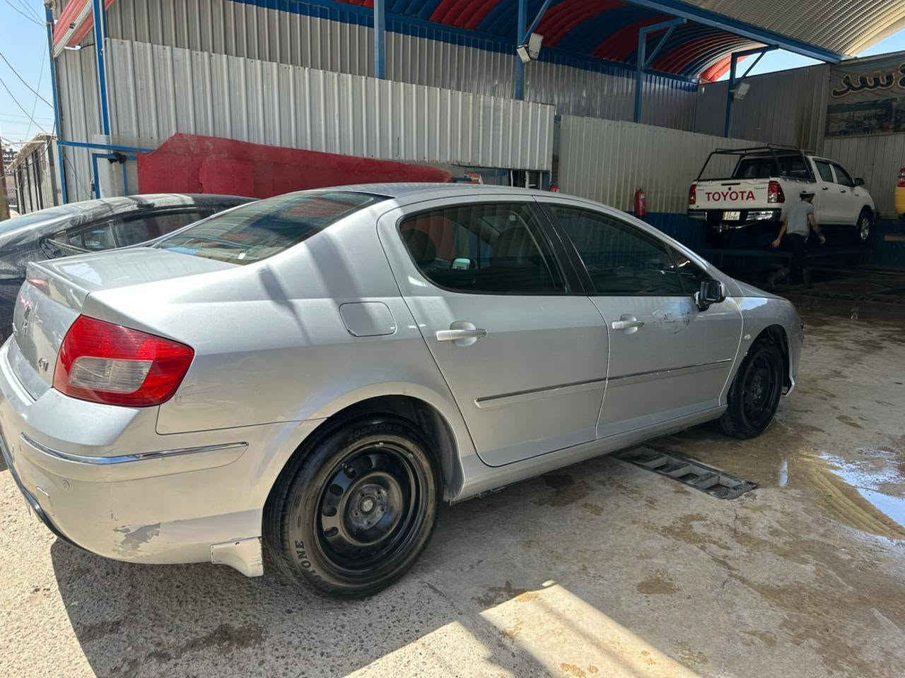 بيجو 407 موديل 2009  رقم بغداد لون رصاصي للبيع
محرك 2200 كير اوتوماتيك 
مكينة و كير مكفولات كهربائيات على حالة الوكالة 
صدر امامي و خلفي جديد تخم تاير جديد
صبغ بلادي يعني السيارة ما مصبوغة
شاشة تسلا اندرويد بلادية سستم صوت 
حساسات خلفية ناطقة 
تحكمات ستيرن مثبت سرعة
منظومة زينون كاملة 
تبريده ثلاجة
تحويل شوكت ما تريد
السعر 62 ورقة
اتصال على هذا الرقم *********** بي واتس
