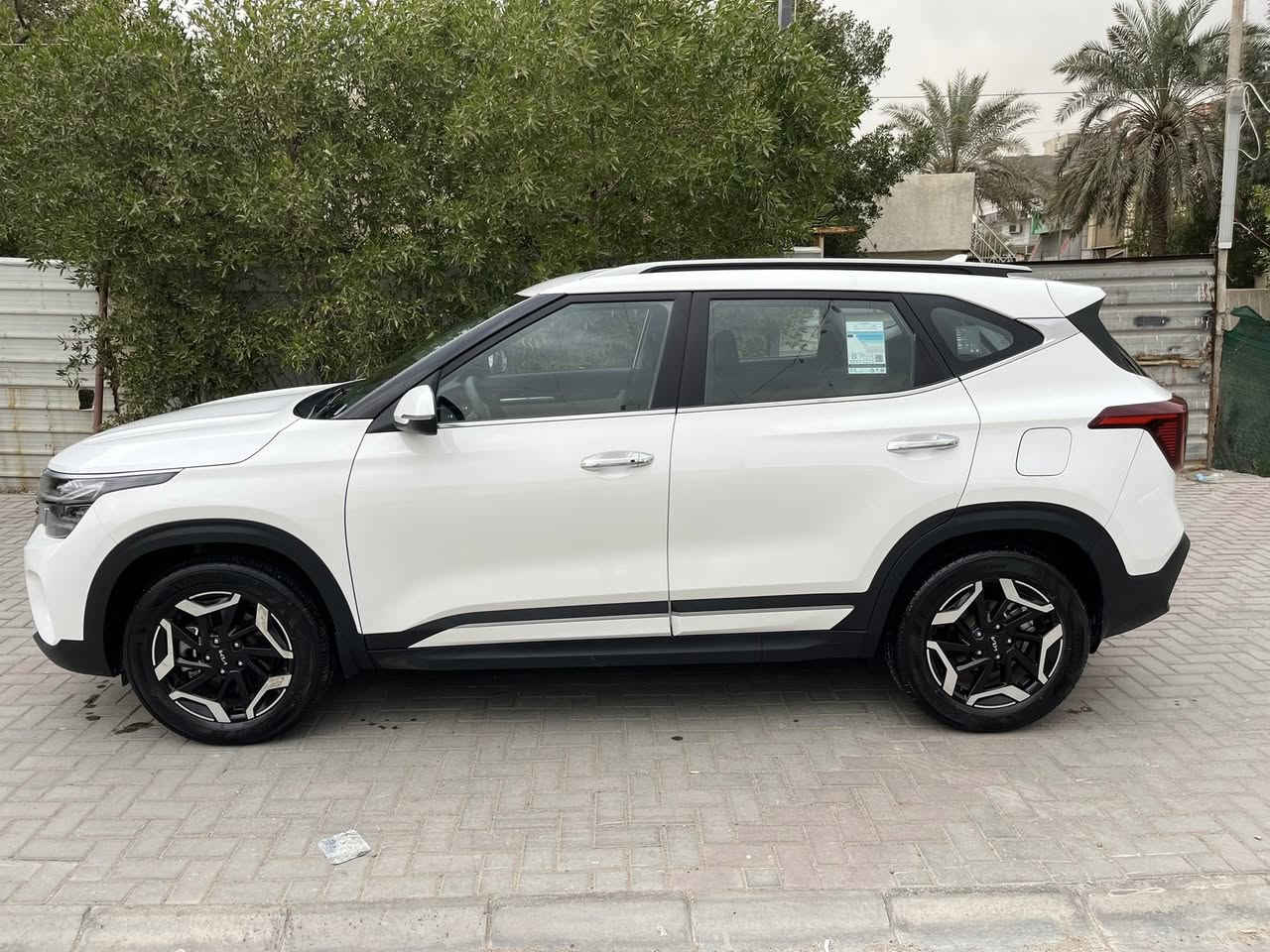 كيا سيلتوس 2024 (( ضمان دولية ٣ سنوات)) داخل ضمان 
سيارة مكفولة من اي ضرر او حادث كفالة عامة عل وضع الشركة
محرك((1500))دبل نوزل اقتصادية
ماشية((23km)) ثلاثة وعشرون كيلوا
رقم بغداد سنوية جديدة تحويل ثاني يوم مباشر

🛑 $$173$$ ورقة وبيها مجال بسيط

مكاني:بغداد/ زيونة
الرقم:***********

مواصفات السيارة
....موضحة بالصوره
ماعدا فتحه بالسقف
