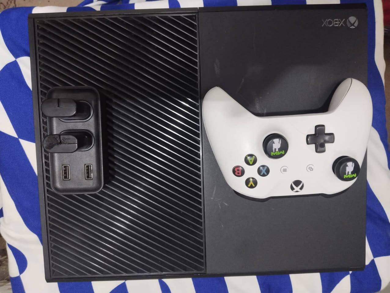 سلام عليكم كس بوكس وان جهاز نضيف واحد تيره سعره 185لف


**إذا كنت صاحب هذا الإعلان وتريد حذفه لأي سبب، رجاءا أرسل رسالة إلى الدعم الفني**