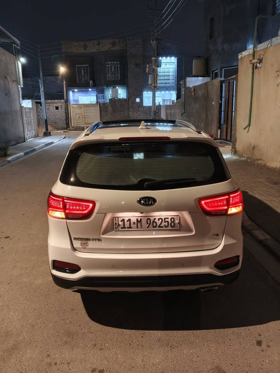 سورينتو 2020 فول مواصفات 1/1 رقم بغداد ماشيه 73 على وضع الشركه برغي مامفتوح بيها. مبدل ماسحات فقط.  طخة صغيره في الجاملغ الامامي.
العنوان البصره ***********
