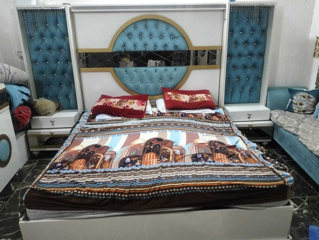 غرفة نوم خشب ثقيل تركي
نضيفة عنوان زعفرانية 
***********

سعر.....850
