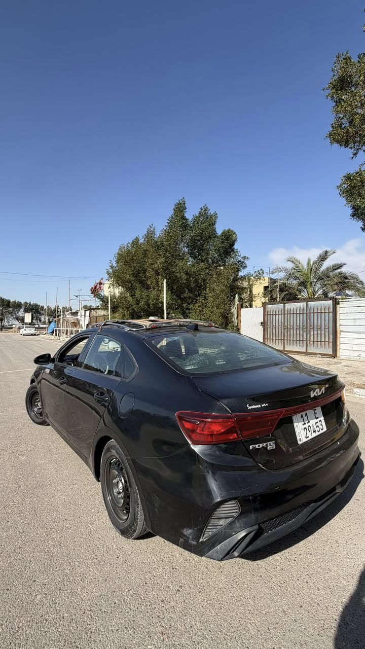 السلام عليكم فورتي 2023 بيها صفحة سايق وبنيد كفاله كير محرك وتبريد وشواصي ولغود سياره جديده ودوشمه عام وكاعيات وتخم تاير وصدر سعرها 120 وبيها مجال مكاني بغداد جديده ***********
