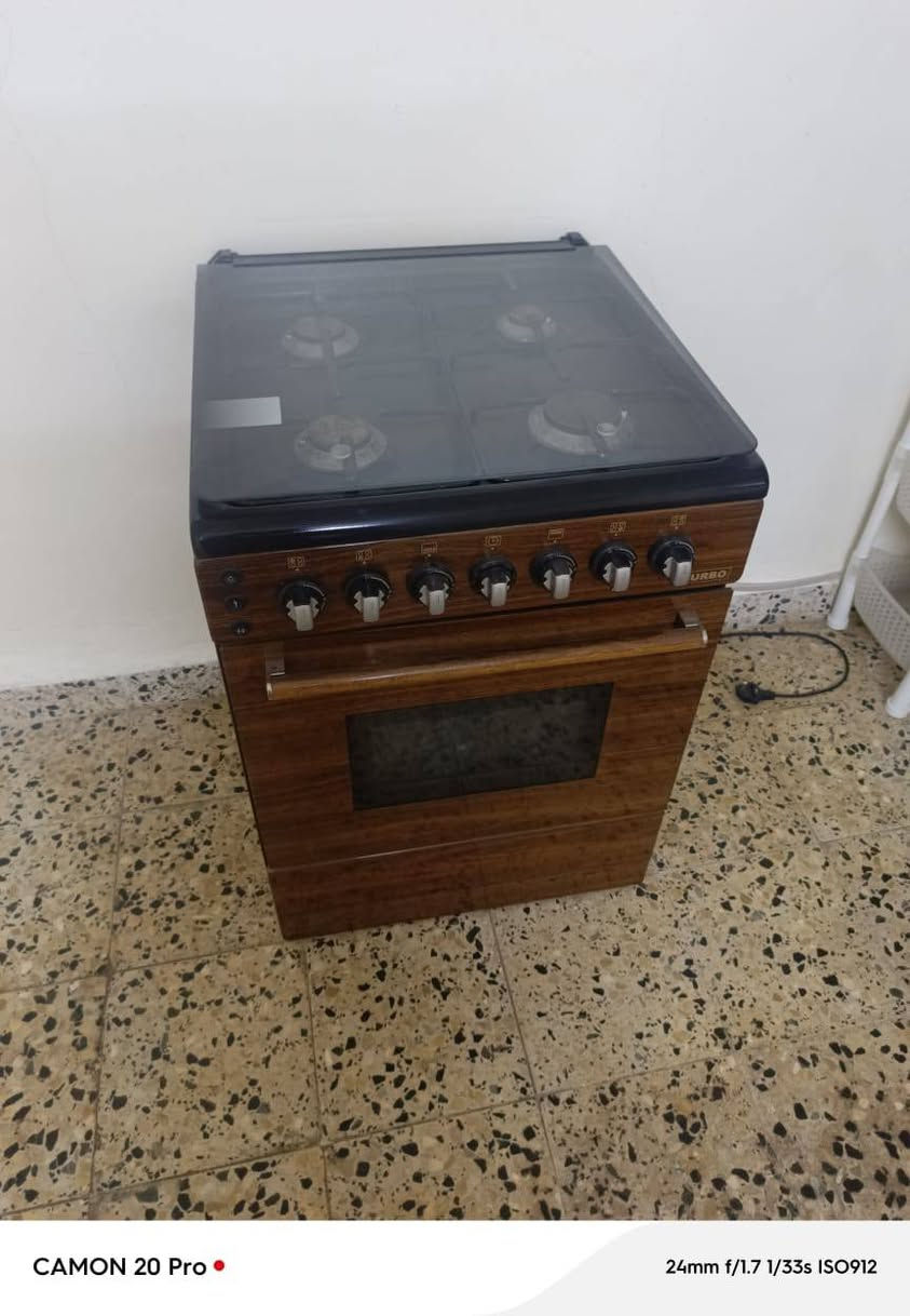 السلام عليكم طباح تركي لوك مشتغل قليل السعر 270 قفل
وكاونتر جديد السعر  225

***********
