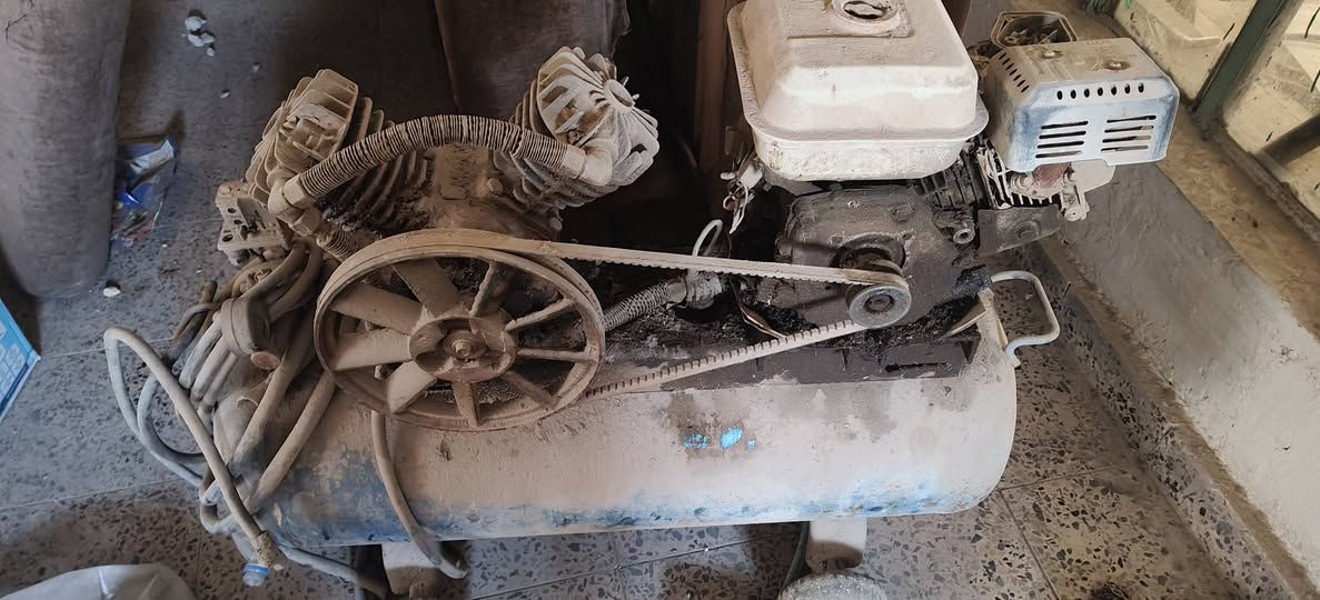 كمبريسر عدد 2 
كوسره بوليش 
مسدسات صبغ عدد 3 للبيع 
السعر 400
بغداد 
حي الجهاد 
***********
