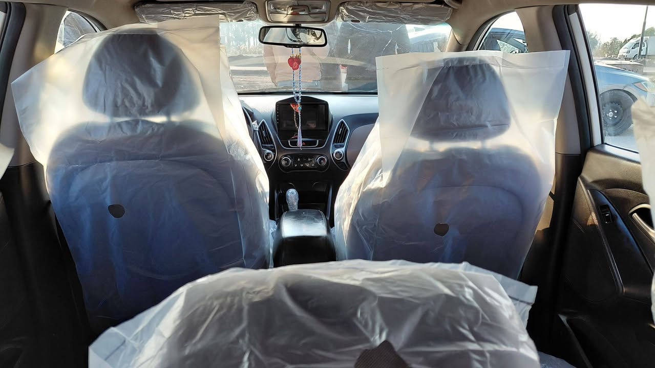 توسان 2012 ..  خليجي محرك ٢٠٠٠
كير محرك تبريد خير من الله 
صدر خلفي أمامي خير من الله 
143 ورقة وبيهة مجال ..بسمي تحويل بأي وقت 
سونار موجود 
للاتصال واتساب  ***********
مكان السيارة بحي العامل .
