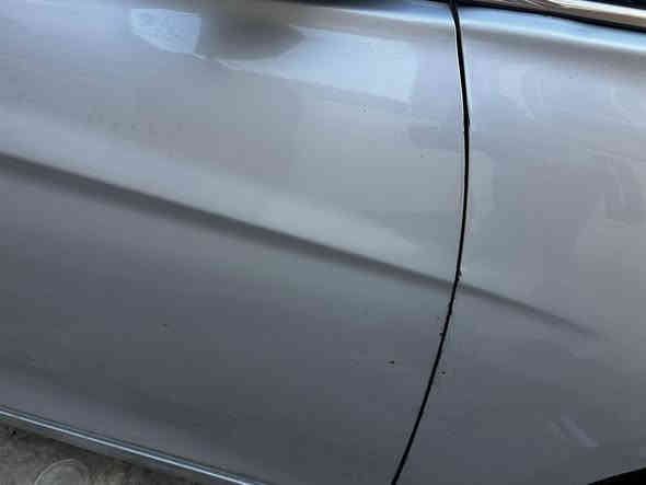 للبيع سوناتا موديل 2013 فول مواصفات امريكي حادث بنيد فقط بدون دواخل محرك 2400 جي دي السيارة بدون صبغ تبريد شغال رقم بغداد. 
السعر 11500 العنوان بغداد الكرخ 
***********
