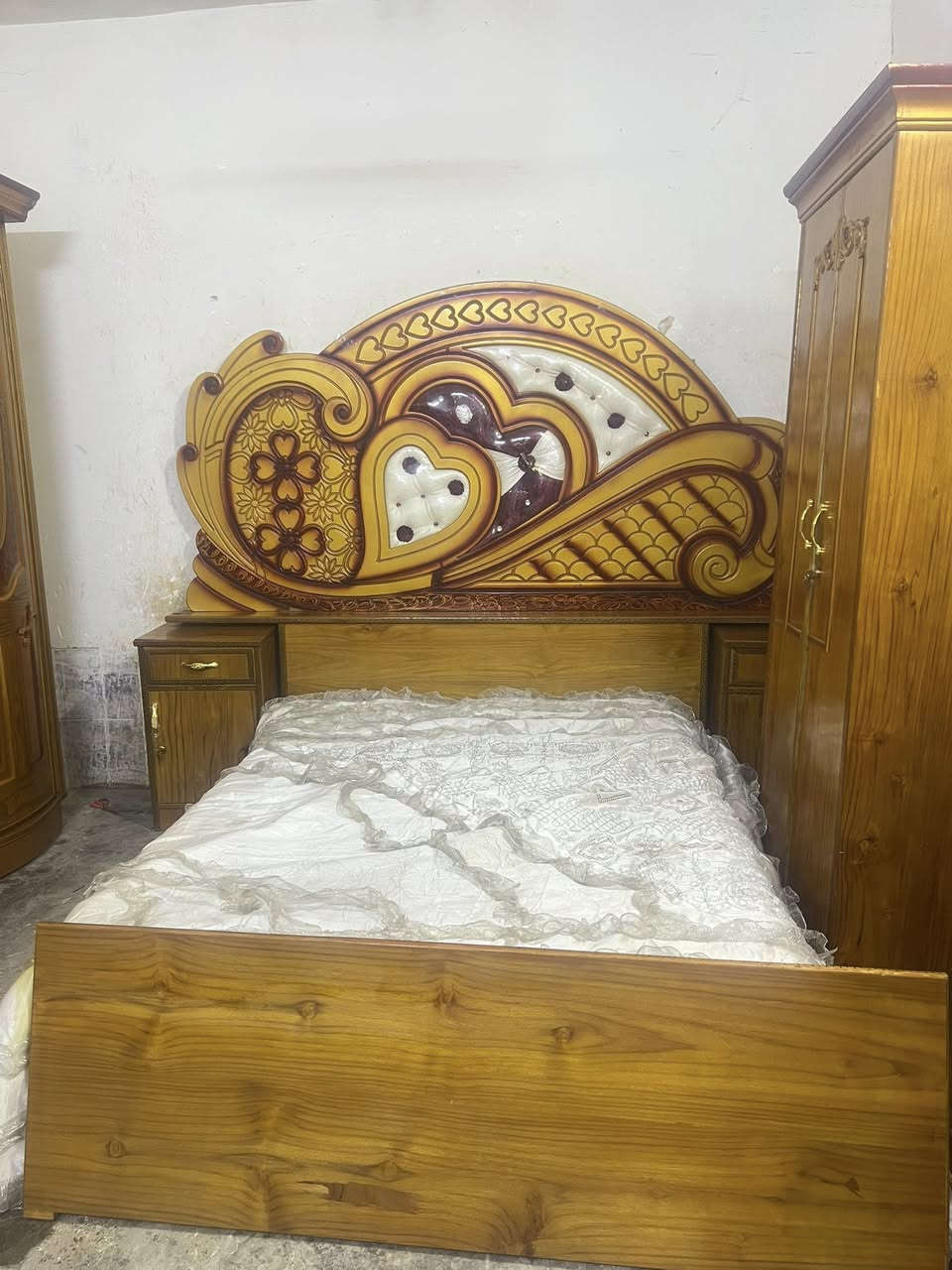 غرفه أخشاب مستعمله للبيع 5ابواب ملحق مديل نفخ مقوس الزاويه كنتوريه ضهر جرجوبه براغي اخت الجديده استعمال قليل السعر 700بغداد الاتصال ***********متواجد واتساب اكو توصيل بكروه 🚚
