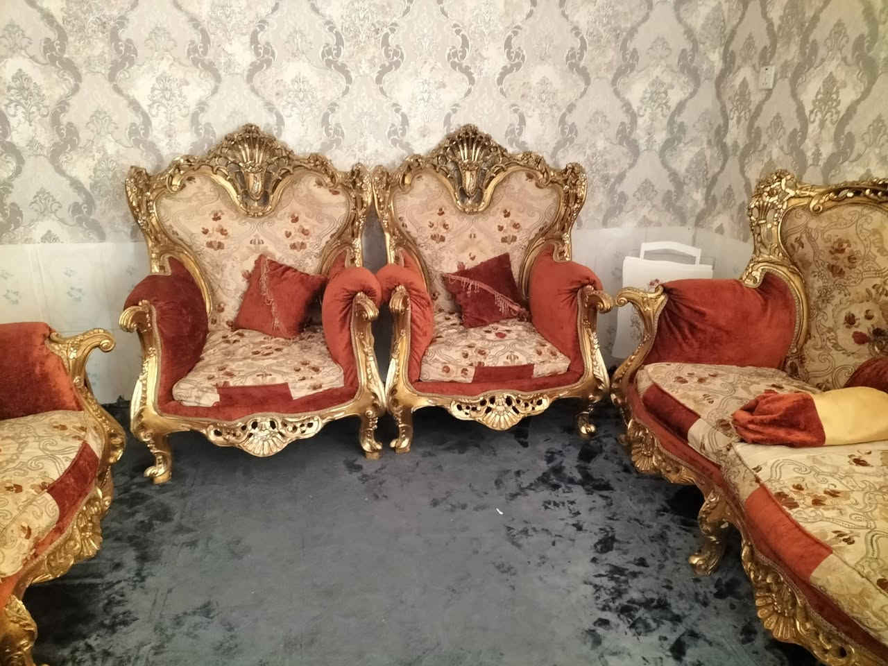 تخم ملكي مستعمل نظيف مكاني حي العسكري 
سعره 350بي مجال 10نفرات وهذا رقمي ***********
