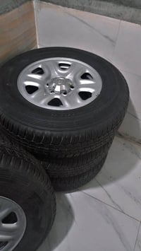 تايرات نضيف سيارة لاند كروز حجم 17 للبيع السعر 600 وبي مجال للشراي ملا...