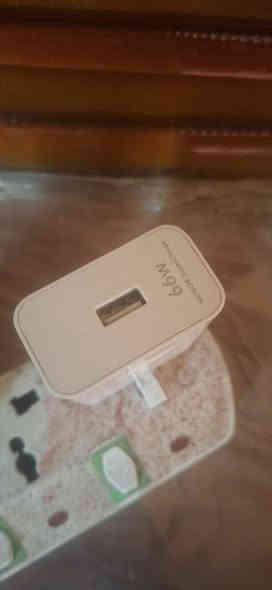 شاحنه مال هونرX9c اصليه 66w سعر 25الف راسلني خاص هذا رقمي ***********
