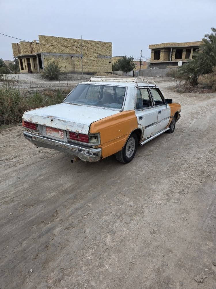 سلام عليكم سوبر مديل ١٩٨٠ سياره جاهزه محوره مكينه كير كسن ونجي جدد حويه سياره جاهزه تخم تاير جديد قبل سبوع شدهن حداديه جديده رقم مثنى تحويل رقم ***********  السعر ١٠ ورقه المكان نا صريه سوق سوق الشيوخ, ذي قار
