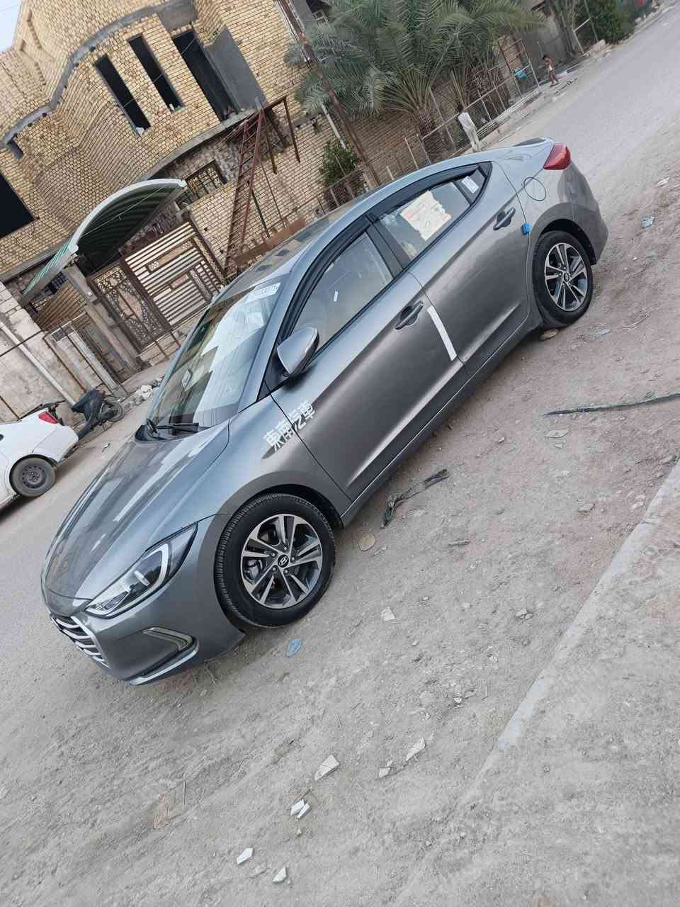 سلام عليكم سياره مديل 2017خليجي مكان الناصريه المركز تبديل بنيد صبغ مقدمه الجاملغ الامامي وصبغ منتصف الدوسه مقدمه الباب الخلفي الجهه رقم تلفوون ***********
