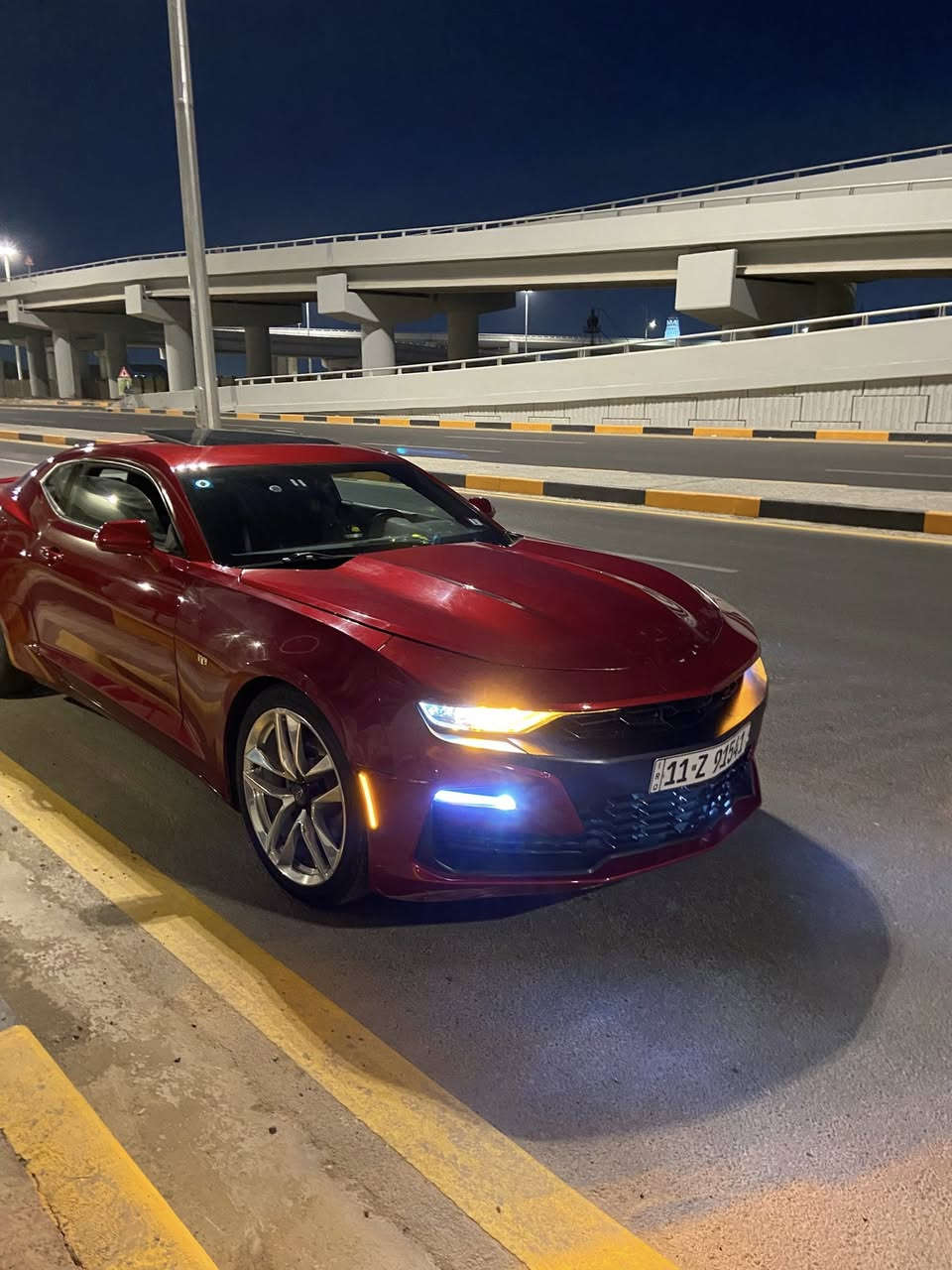 السلا م عليكم 😌
كمارو وارد موديل 2023 RS  
مكينه V6  -3600 💪
لونهة احمر كرزي مميز 🍒
السياره كلش نضيفة 
السياره جاهزه من كل النواحي 
اي نقص ما بيهة ✅
حادثهة تبديل قطعه وحده فقط 
جاملغ امامي  +صبغ الهلال الخلفي  + البنيد بيه بارد جداا 
بسيط السياره بدون دواخل وبدون شواصي حادثهة بل قطع الخارجيه ✅
ايرباك دركه فقط ✅
السياره رقم بغداد استيرادنه و ب اسمي جاهزه للتحويل ✅
السياره مواصفاتهة معروفه 
فتحه بل سقف  ✅
سماعات من شركه BOSE✅
كير اوتو 10 نمر ✅
3 مود قياده شفتات للكير العادي ✅
لايت زنون ليزري بلادي ✅
كشنات كهرباء ✅
سايد بريك كهربائي ✅
ويل كب 20 بلادي ✅
لد محيطي داير الشاشه ✅
بك لايت سموك بلادي✅ 

مكاني بغداد الجادرية  قرب جامعة بغداد  اي ستفسار متواجد واتساب 
***********  
السعر.  (19,500)
