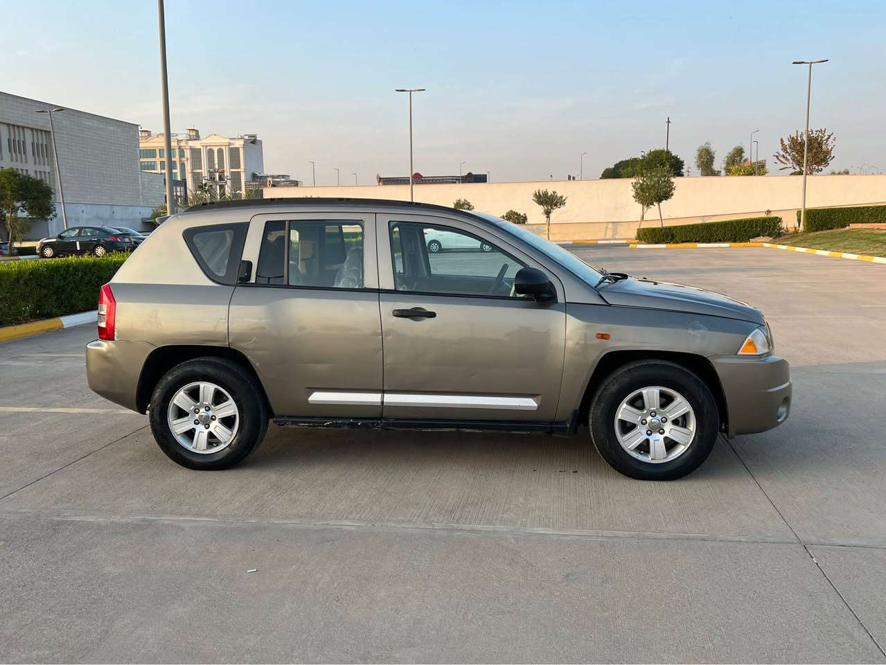 السلام عليكم
السعر فقط 69 📍ومجال
للبيع او مراوسه برقم شمالي جيب كومباس موديل 2007 محرك 4 سلندر حجم المحرك 2400 السياره فول فول مواصفات 1/1 السياره گير محرك طخم تايرات كله شرط كهربائيات كلها شرط السياره بيها 3 قطع صبغ بدون دواخل وبدون ضربه سياره جاهزه وحلوه تحويل تريد او وكاله حاظر وغرامات شرط السعر 69 ورقه ومجال وعليها 300$ دولار غرامه ينزل من السعر مكان السياره اربيل للتواصل الاتصال
***********- بي واتساب
***********- بي واتساب
*********** أربيل, العراق
