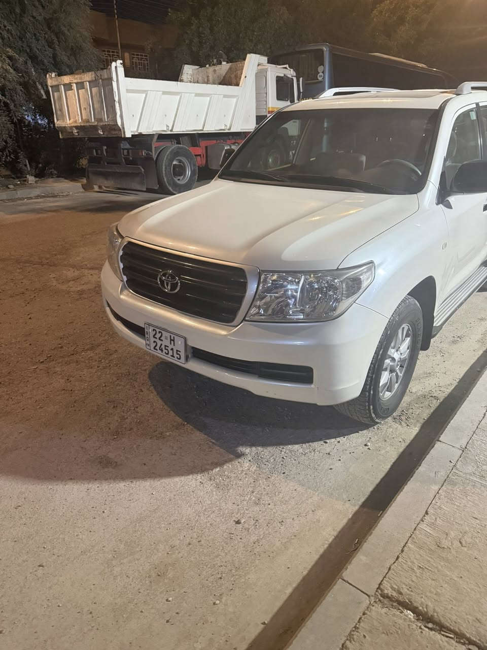 لاندكروز موديل ٢٠١١جديده جدا رقم اربيل دولي ماشيه ١٦٠كفاله عامه السعر ٣٢٠وبيهه مجال العنوان ديالى بعقوبه الاتصال ***********
