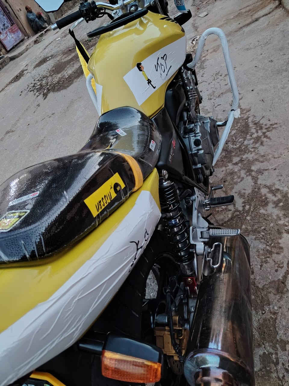 السلام عليكم دراجه سيبي فور هايبر جيل ثاني نوزل  شرط 123بطناش دراجه بعدها بحالة الوكالة نضافه 90دراجه نازله من تميم التميمي شرط ترايك من ديالى السليمانيه روحه ورجعه بانزين كله سوبر ادير الها دهن امزويل اذا بيهه عيب او بيهه نقص كروتك عليه دراجه شلعه معدل نشاط مفوله وياهه صالنصه كزوز هديه كهربايات كامله تاير امامي خلفي مال الشركه مكينه اسبانه مامدود عليها جيب الف فيتر وتعال افحص صار الها 7اشهر من نازله من معرض تميم التميمي اخوان السعر 24وبيهه مجال والي يشوفها غاليه يكدر يعبر المنشور واخلي ع راسي المكان ديالى بعقوبه اتصال ***********بيع فقط
