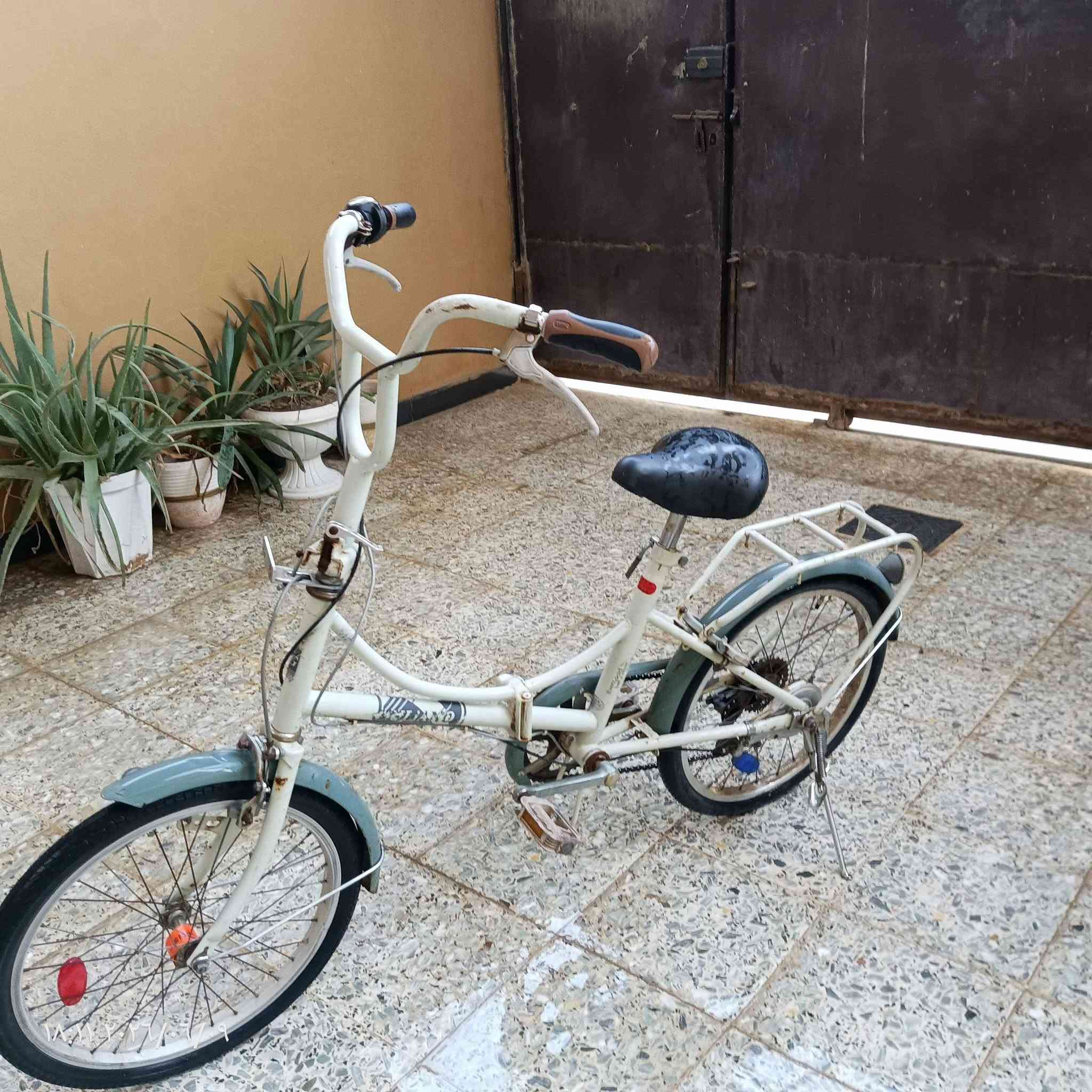 السلام عليكم بايسكل حجم 24 للبيع السعر 40وبعد بي هواي مجال


**إذا كنت صاحب هذا الإعلان وتريد حذفه لأي سبب، رجاءا أرسل رسالة إلى الدعم الفني**
