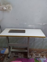 ميز مكينه • طاولة خياطة
