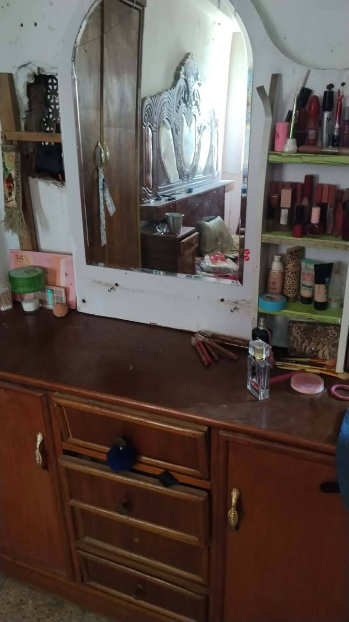 غرفه نوم 350
ميز 20
طباخ 25
براد 35
كومدي 55
ثلاجه 200
عنوان بغداد شرطة خامسه شراي اتفضل خاص لايوجد توصيل


**إذا كنت صاحب هذا الإعلان وتريد حذفه لأي سبب، رجاءا أرسل رسالة إلى الدعم الفني**