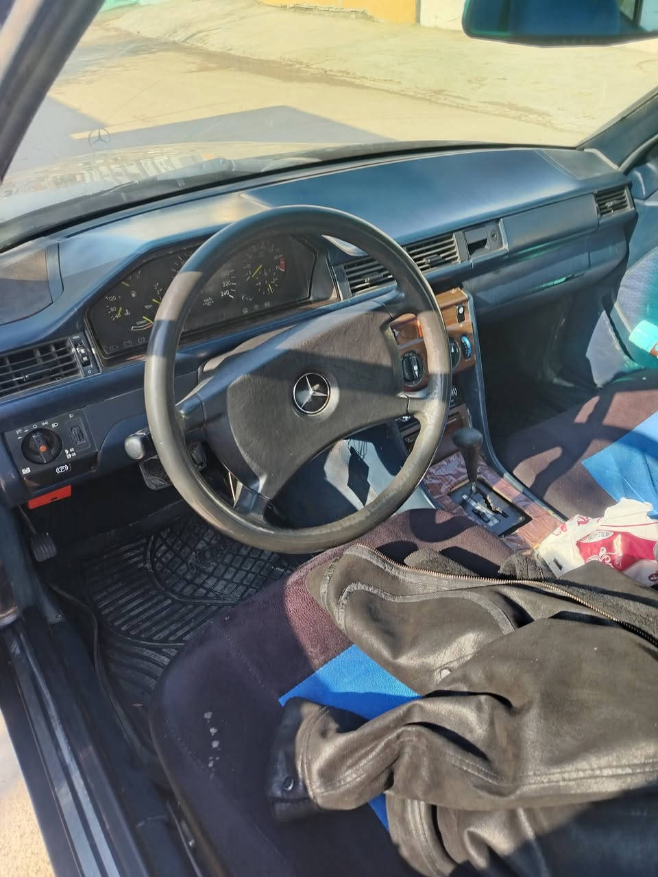 مارسيدس دب للبيع موديل 89 محدث ٩٢  ***********
