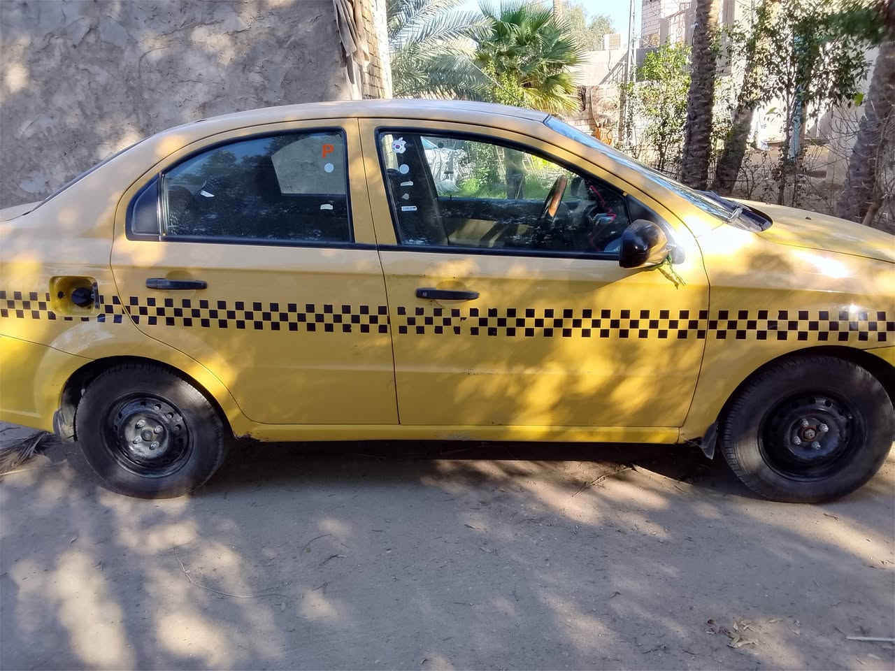 السلام عليكم افيو للبيع وارد خليجي موديل ٢٠١٠ مكفوله ماعده البنيد بدون داخل حداديه وره وكدام جديده تبريد شغال تخم تاير ستوني شادهن كهربائيات كله شغال باتري جديد ***********
