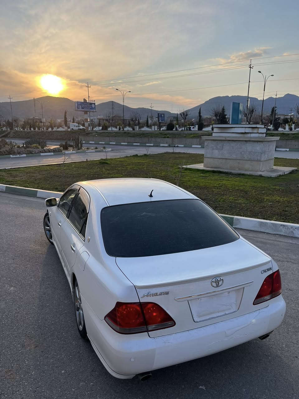 سەرەتا به ناوى خواى كَەوره
براوە براوە Toyota crown shahena V6 2005
٢٠٠٥ کامل کراوەتە ٢٠٠٧
بەقەد یەک ساخ جوان نەبو پارەی ڕێگات حایدی من
‏GRS 182 سپۆرت
لەحیە تۆمس دۆسە تۆمس
گيرو مه كينه گەوره مه رغووب
٣دووگمە
٢کوشن کارەبا
 ئاوێنە شەفت
تەبريدسارد و گه رم بەشەرت✅
گێر مه كينه كاره بای بەشەرت 
سه يارەكه جوان و خاوين هەموو كيانى بەشەرت
كامل جايزه ✅
دەحمو لێدراو بەشەرت✅
کەڤەر گۆراو بەشەرت✅
گێرو مەکینەی بەشەرتی ١٠٠ فیتەر✅
سحری ٥٤ گەڵاو مەجال موشتەری تەلەفۆن بکە لەخزمەت دام.      ***********
‏***********  viber/whats app
