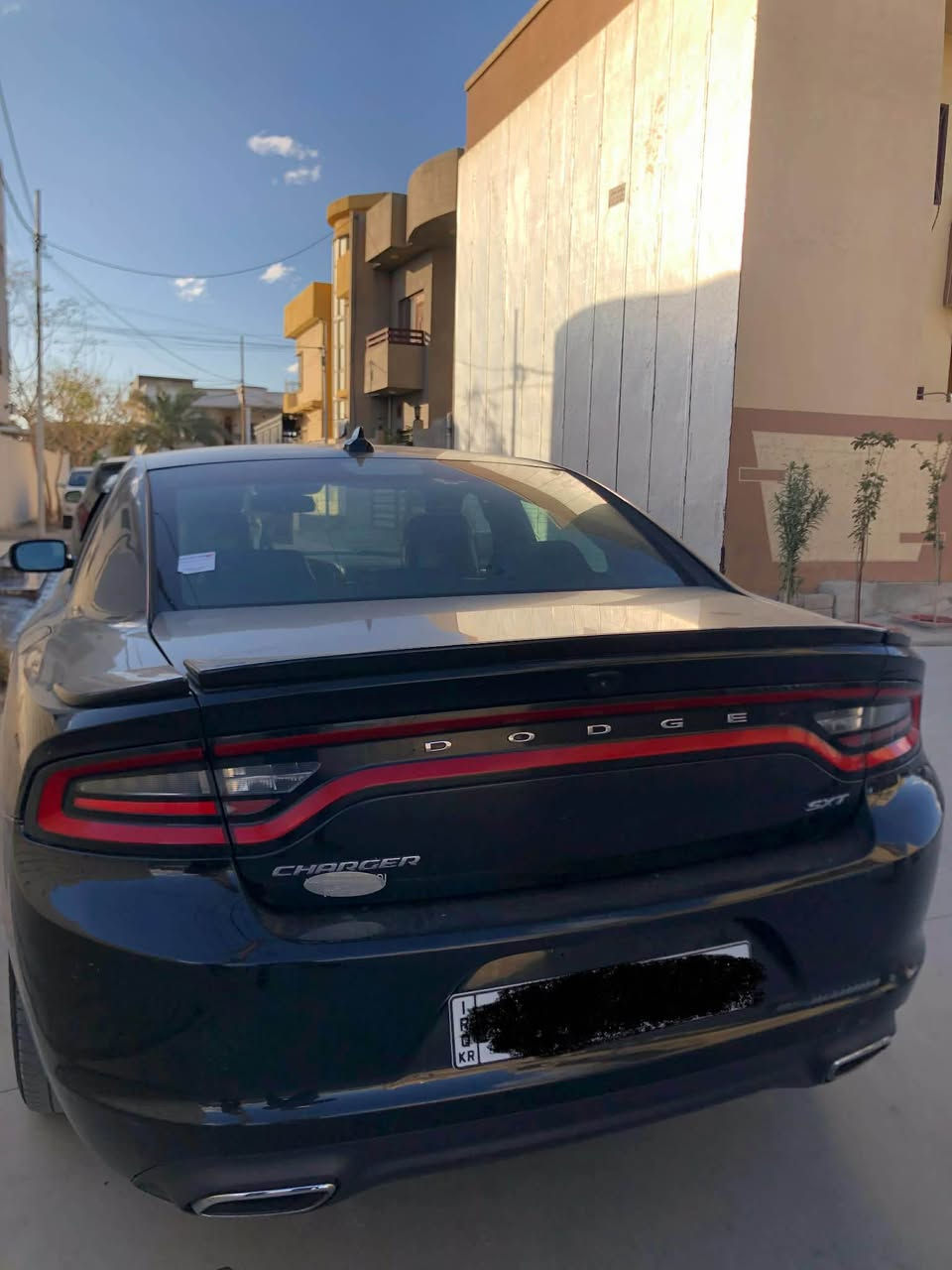 السلام عليكم  
جارجر 2016  SXT
رقم  اربيل سنويه  لحد 28  
موصفات  عاديه 
شاشه جبيره 
كشنات  جلد 
بصمه 
ويل بلادي 18 
السياره  داخله  كلين  حاليا بيه  التكمه  من جه السايق شبرين صبغ  بسبب قفل الباب
وبيه 3 سانتيم  تعديل بارد جاملغ  خلفي
سياره جاهزه من كلشي بدون نواقص 
مكاني كركوك  
السعر 193 بيه مجال 
*********** كركوك, العراق
