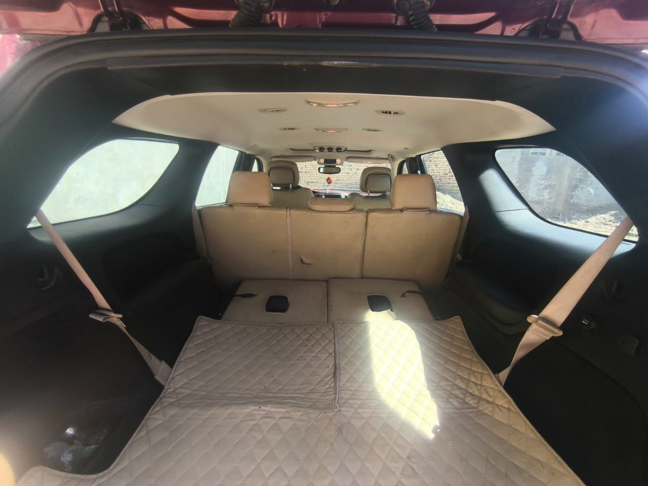 يا الله السلام عليكم شباب سيارة دوج دورنكو خليجي موديل 2018 /V6 
بيهة صبغ نص باب و بارد قليل بل بنيد على كد شبرين و الباقي كفالة و سونار موجود مكينة و كير كفالة ماشية 100 الف كيلو مو ميل قابل للزيادة 
ميزاتهة
كشنات كهربائي
شفتات ستيرن 
تبريد مركزي
حساسات خلفية توقف ذاتي
فتحة سقف
كشنات جلد
تحكمات ستيرن
لايت زنون + شريط لد
السعر 265$$
اي استفسار ***********
اتصل او واتس اب
بيع فقط بدون مراوس
