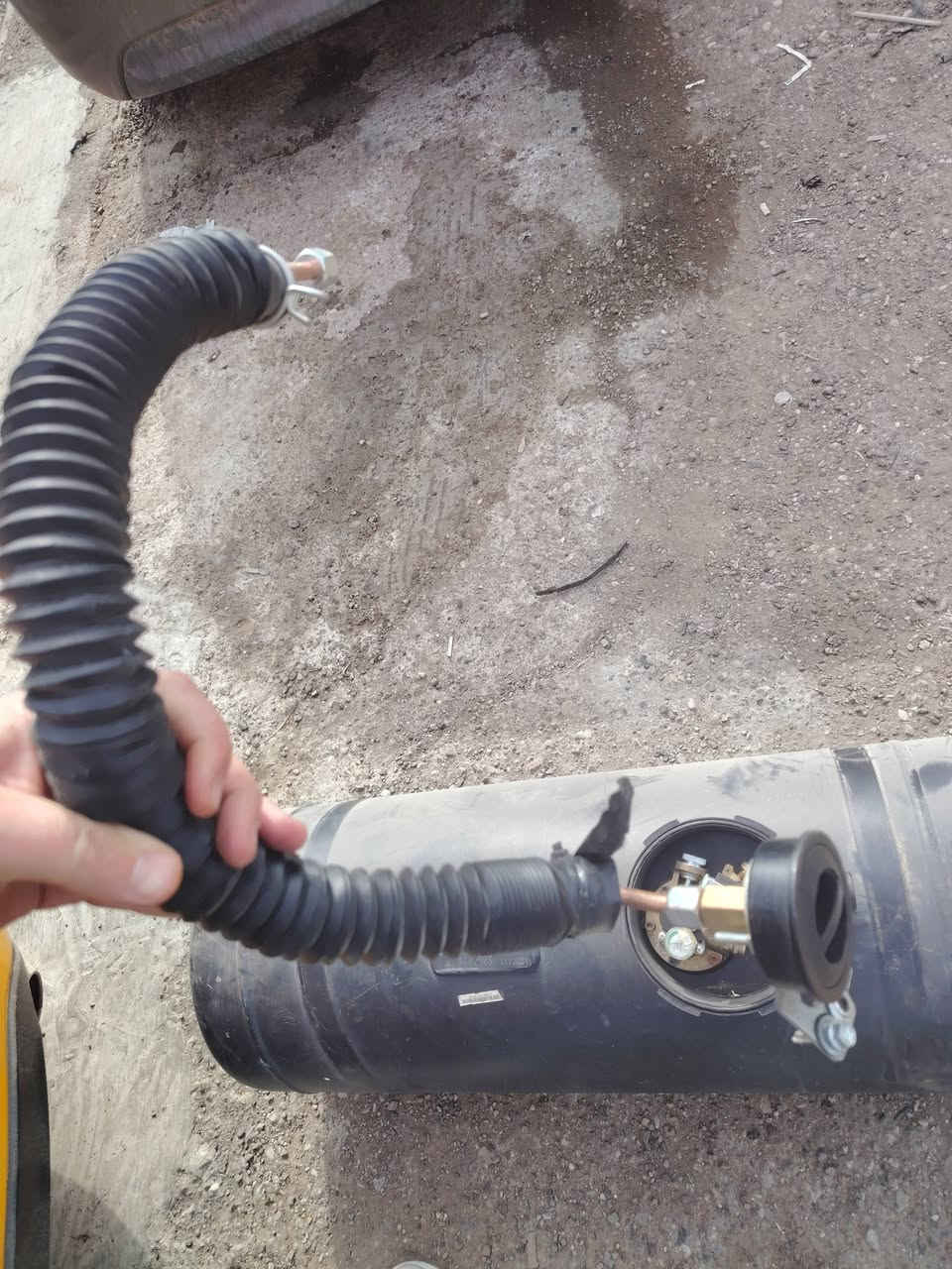 سلام عليكم منظومه غاز كامله للبيع
ما احبها بالسياره ف علمود هذا طلعتها  الي يريد يخابرني و يتدلل
***********
