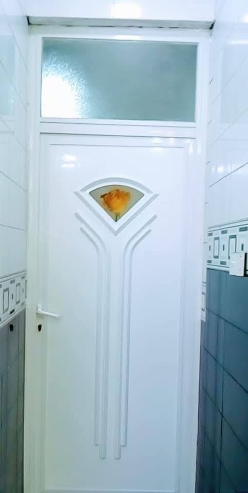 بيت للبيع المساحه 100م واجها 7و نزال 14و نص طابو زراعي صرف سند 25 طابقين بناء حديث يحتوي الطابق الاول غرفه نوم و صاله و استقبال و مطبخ حار و بارد و حمام و يحتوي الطابق الثاني على غرف نوم عدد2و حمام و صاله المكان بغداد الزعفرانيه دور الصحه الثانيه للاستفسار عن السعر الاتصال على الرقم
رقم صاحب الدار ***********
