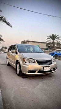 كلايسلر تاون كانتري للبيع 2014  رقم بغداد بأسمي  المواصفات  رادار جانب...