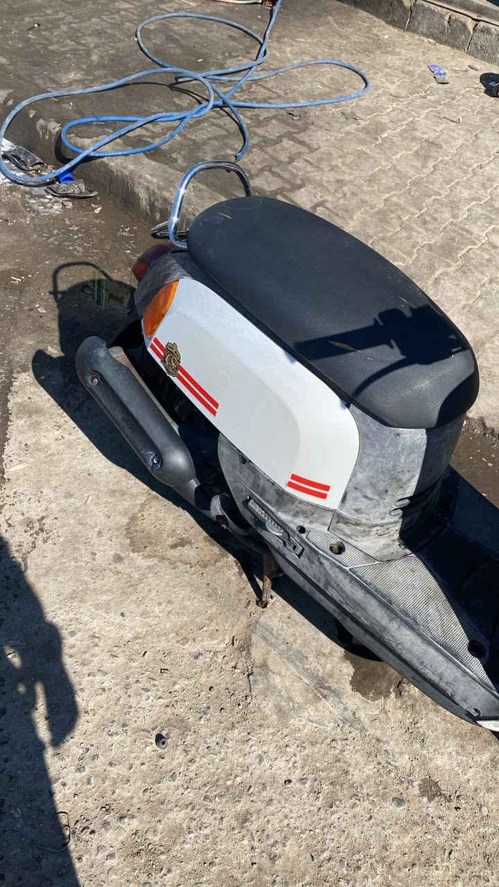 بوليس لبيع مامفتوه دراجه كلشي شغال بيه نضيفه 
السعر 950 وبيه مجال مكاني كرمه علي الاستفسار
***********
