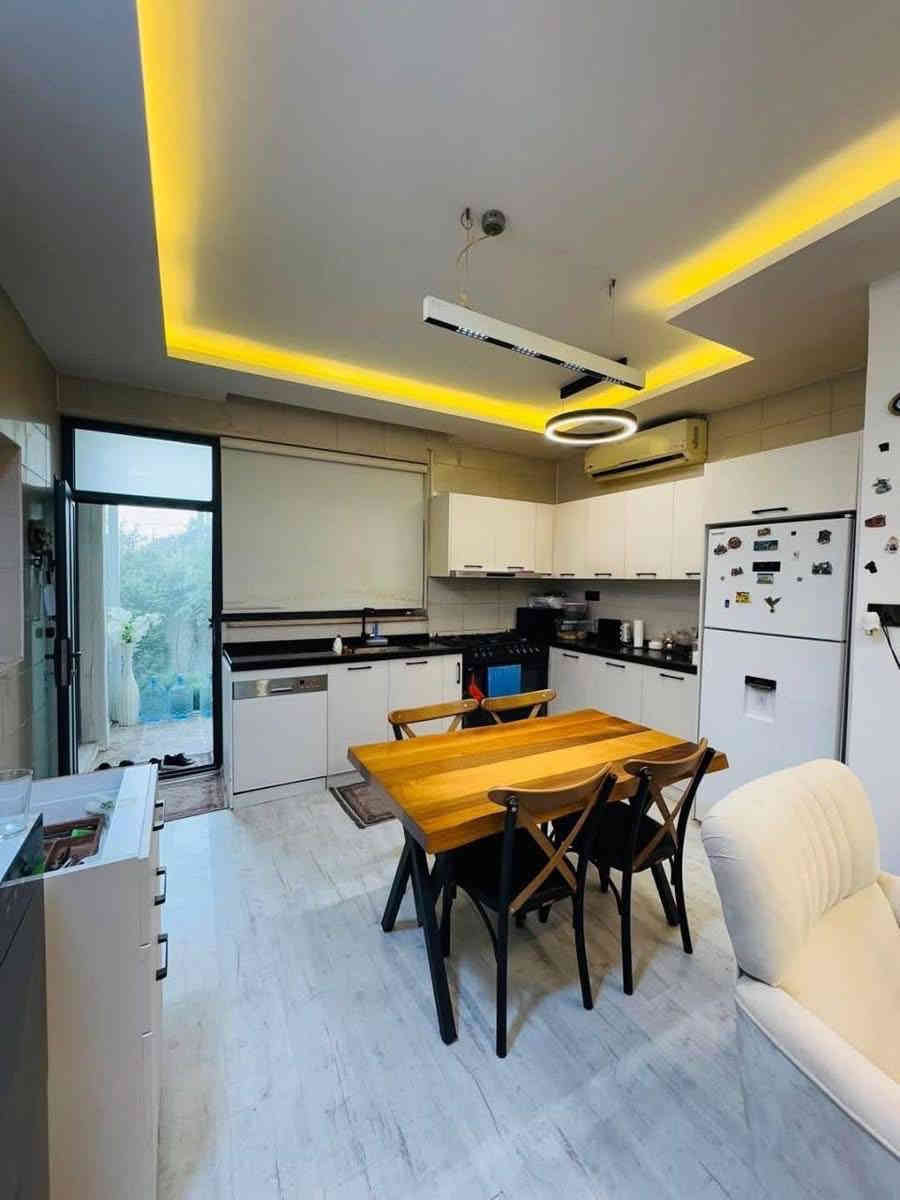 بيت على شكل مزرعة للبيع في أربيل 

بيت طابقين ركن للبيع في اشتي 1 
المساحة :- 250م طابو  - متروكة ( 375م ) 
4 غرف نوم  |  استقبال | هول |  مطبخ | مجموعة صحية | حديقة 
***
خانووی روکن بۆ فرۆشتن لە ئاشتی ١ 
دوو نهۆم 
ڕووبەر :- 250م تاپو - مەتروکە ( 375م ) 
4 ژووری نوستن | دیوەخان | هۆڵ | چێشتخانە | گەرماو | باخچە  
**

📸 السعر والصورة متوفرة على قناتنا الرسمية في التليكرام 👇
🔗 https://t.me/erbilkurdistanaqarat121

📞 تواصل مباشر واتساب أو اتصال:
📱 ***********
📱 ***********

#اربيل #كركوك #كربلاء #فلوجة #نجف #سماوه #عراق #بصره #دهوك #عقارات #عقاراتللبيع #اشتي_فيلج #حي_قربو #اربيل_الجديدة #ازادي_نوي #كلوبال_ستي #هيوا_ستي #لانه_ستي #فرمانبران #5حساروك #ماس_هيلز #كنجان_ستي_اربيل #حي_هفالان #قرية_الاسبانيه #كوردستان_ستي #زانر_ستي #بختياري #وزيران #مهندسين

⬅️ الأسعار والصور داخل القناة… لا تفوّت الفرصة

تابعنا الان وشوف احدث العقارات يوميا 🏘️ https://t.me/erbilkurdistanaqarat121🔗
