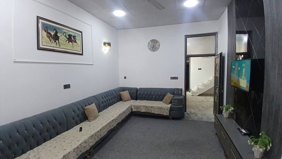 دار للبيع او مراوس بقطعه باب الدرب  100م طابو زراعي سند 25  بعقوبه شارع الساده الرئيسي مقابل منفذ الهودج وسواق حجي هادي للستفسار ***********
السعر 40
