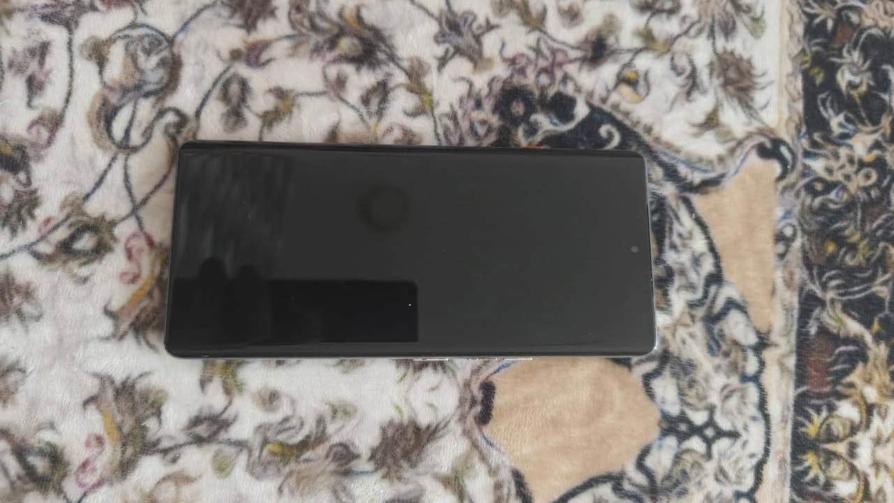 سلام عليكم 
متاح TECNO CAMON 40 Pro 5G
نضيف أخو الجديد 
الذاكرة 256
السعر 300الف
الاتصال ***********
