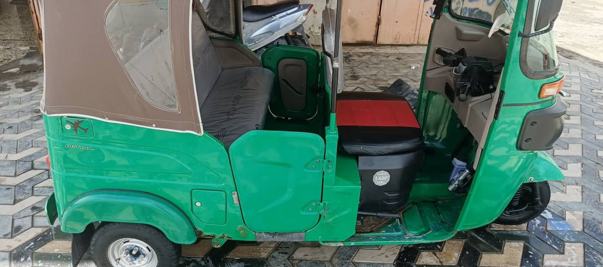 تكتك  22 شهر 8 كفاله كشره محرك مفتوح سعره 8250 بيه مجال قليل جوه 8 ماصير لاتعبني شراي ***********
