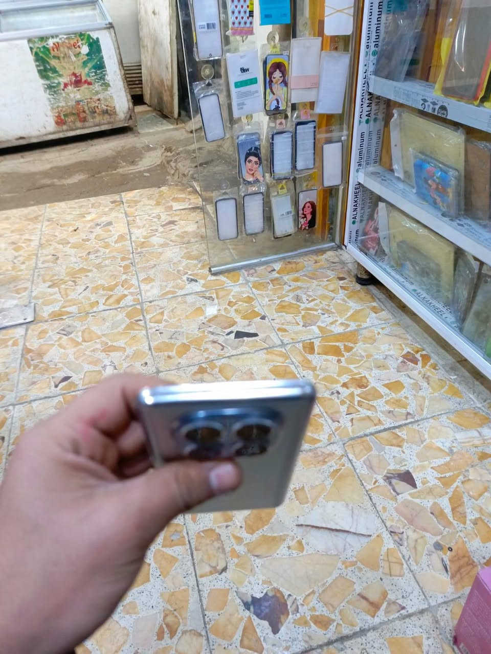 السلام عليكم 
جهاز بوكو X7
المساحه.512
رام 24
جهاز نضيف 99./.100
عدد الدورات مثل ما بل صوره 
182
بطاريه 99
سعر 350  بي مجال بسيط
***********
