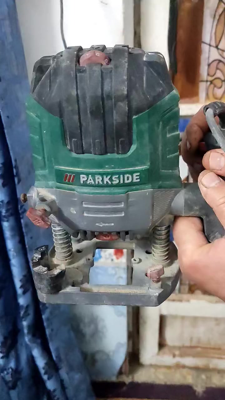 كافه انواع الادوات الالمانيه وباسعار مناسبه جدا الي يريدهن جمله والي يريد مفرد هذا رقمي (***********)او نراسله الصفحه
