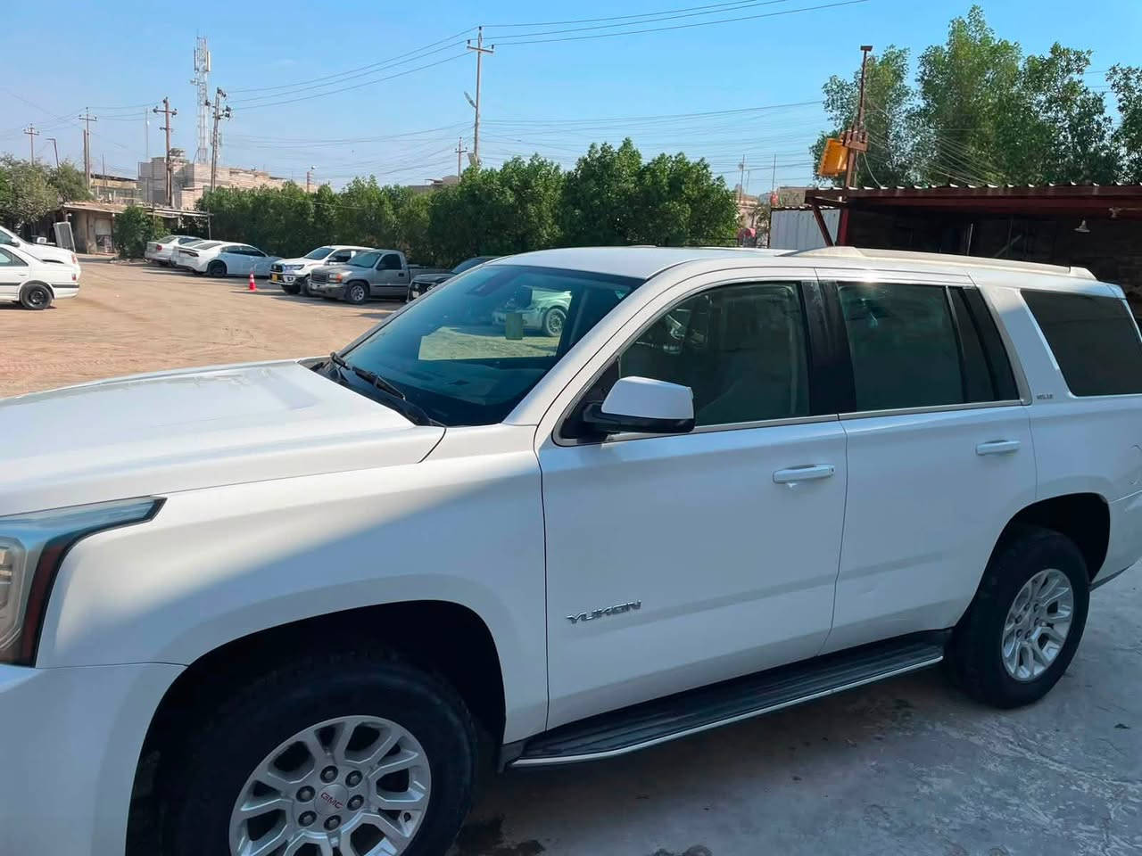 السلام عليكم شباب سياره للبيع 
GMC يوكن  بتره 
2015 خليجي 
السياره رقم بصره ب اسمي رقمهه كلش حلو 
 فئه  SLE 
السياره جاهزه من كلشي 
مكفوله كفاله عامه بيهه ملاحضات بسيطه و تكحيلاات بسيطه شوف لعين 
السياره كلش نضيفه ب نسبه ل مديلهه 
و صارلهه عدنه فوك 5 سنوات 
مكينه 
كير 
اكسل 
تبريد 
تخم تايرات 
كلهه جاهزه
السياره يحتاجلهه فقط حمام + بوليش 
مكانهه بصره انا مكلف ب نشر 
معرفه السعر اتصل  ب رقم 
***********
