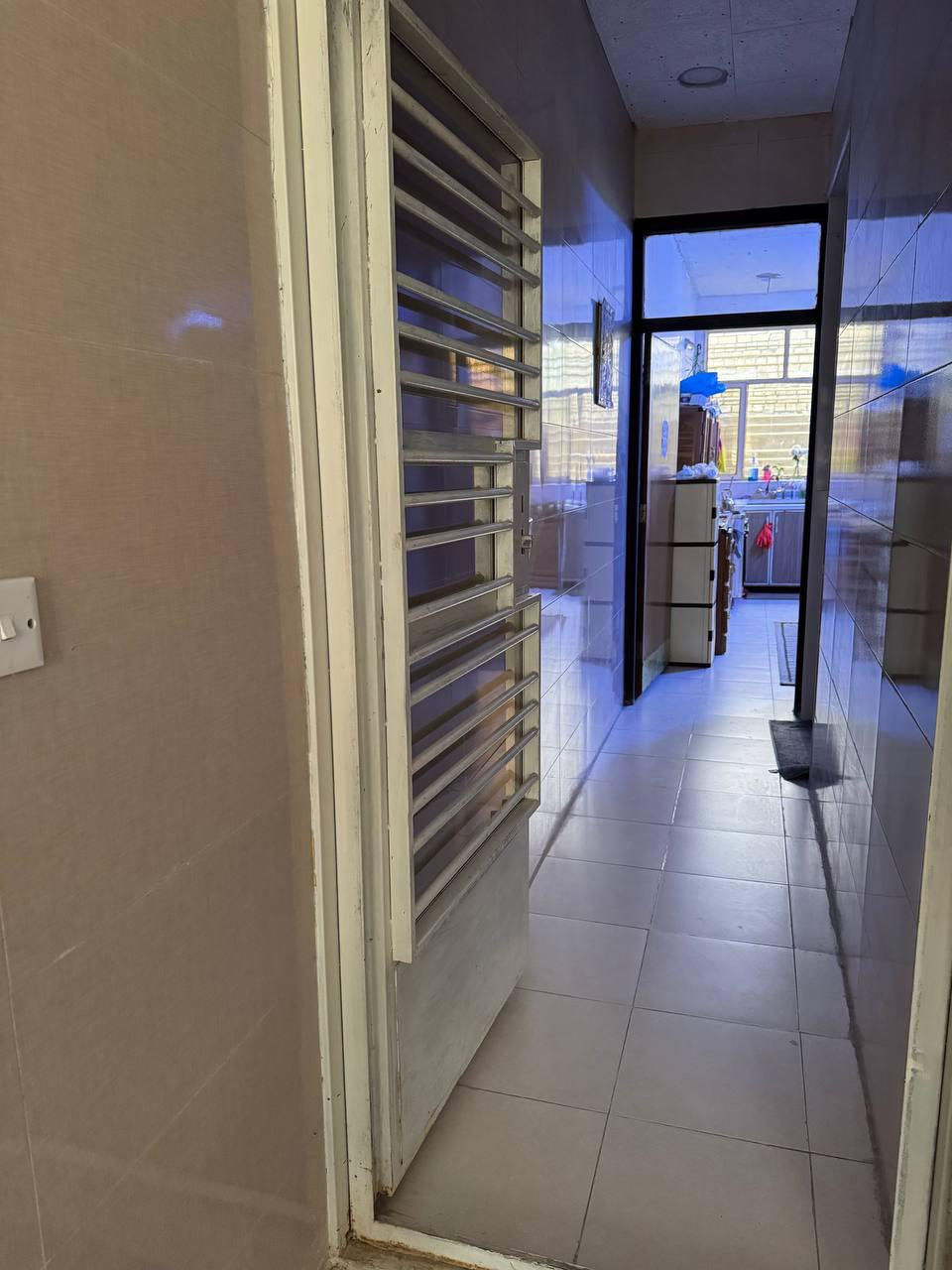 بيت للبيع الدورة زراعي العبيدي
طابو زراعي 
جاهز طابقين  
الطابق الاول  استقبال ومطبخ وخدمات
طابق ثاني ثباث غرف نوم وخدمات 
السعر 175 قابل للتفاوض
تتصل للاستفسار غير متواجد على الفيس
رقم الهاتف/واتساب
0781 293 8664
