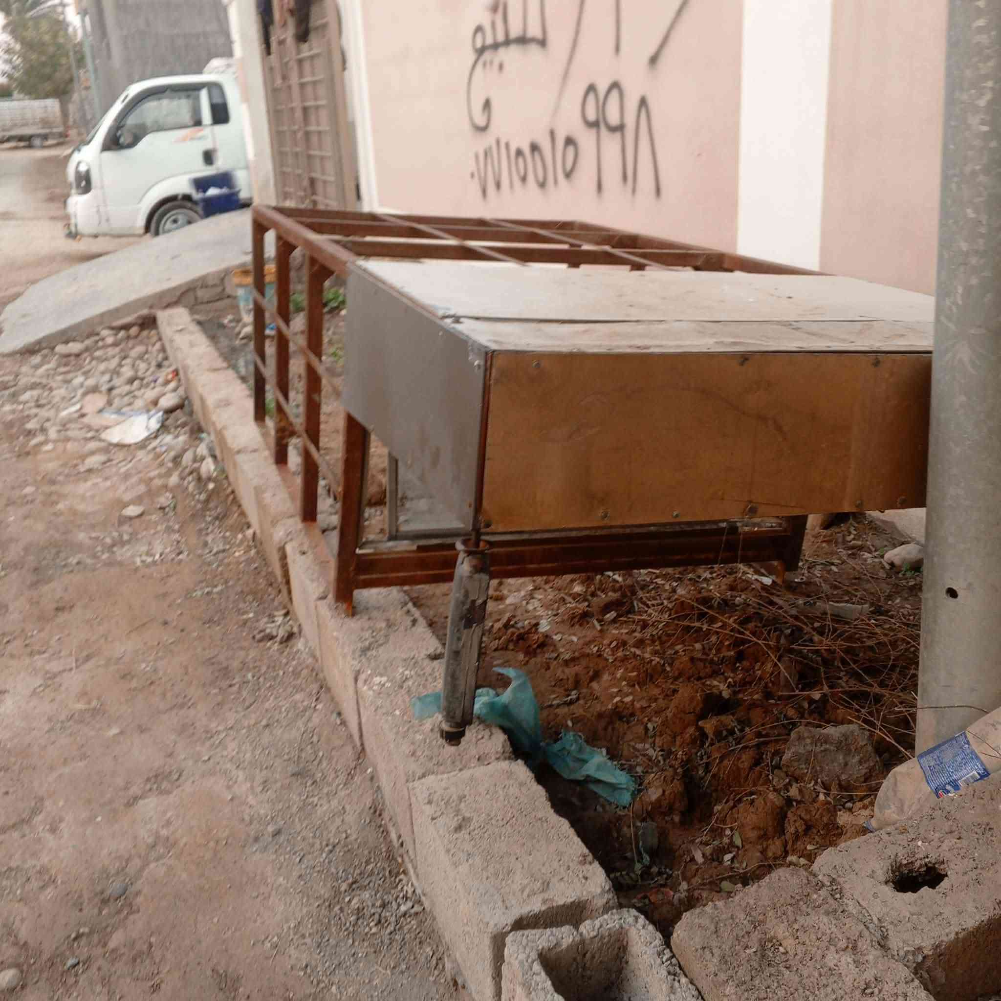 سلام عليكم محجر مال ستوته ام لطير لبيع ليريد بي خير أو يدلل ***********بعقوبه
